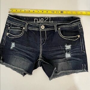 Rue 21 sz 9-10 distressed jean shorts darker navy